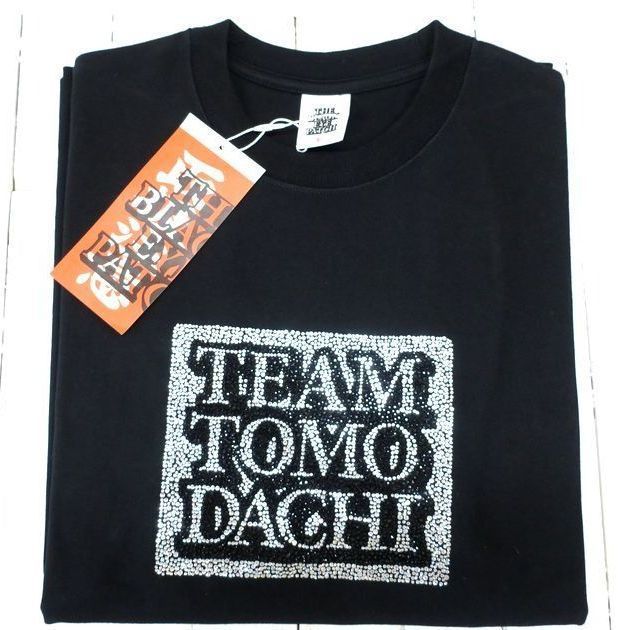 TEAM TOMODACHI LABEL RHINESTONE TEE チーム友達 千葉雄喜