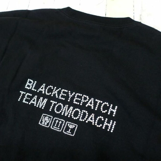 TEAM TOMODACHI LABEL RHINESTONE TEE チーム友達 千葉雄喜