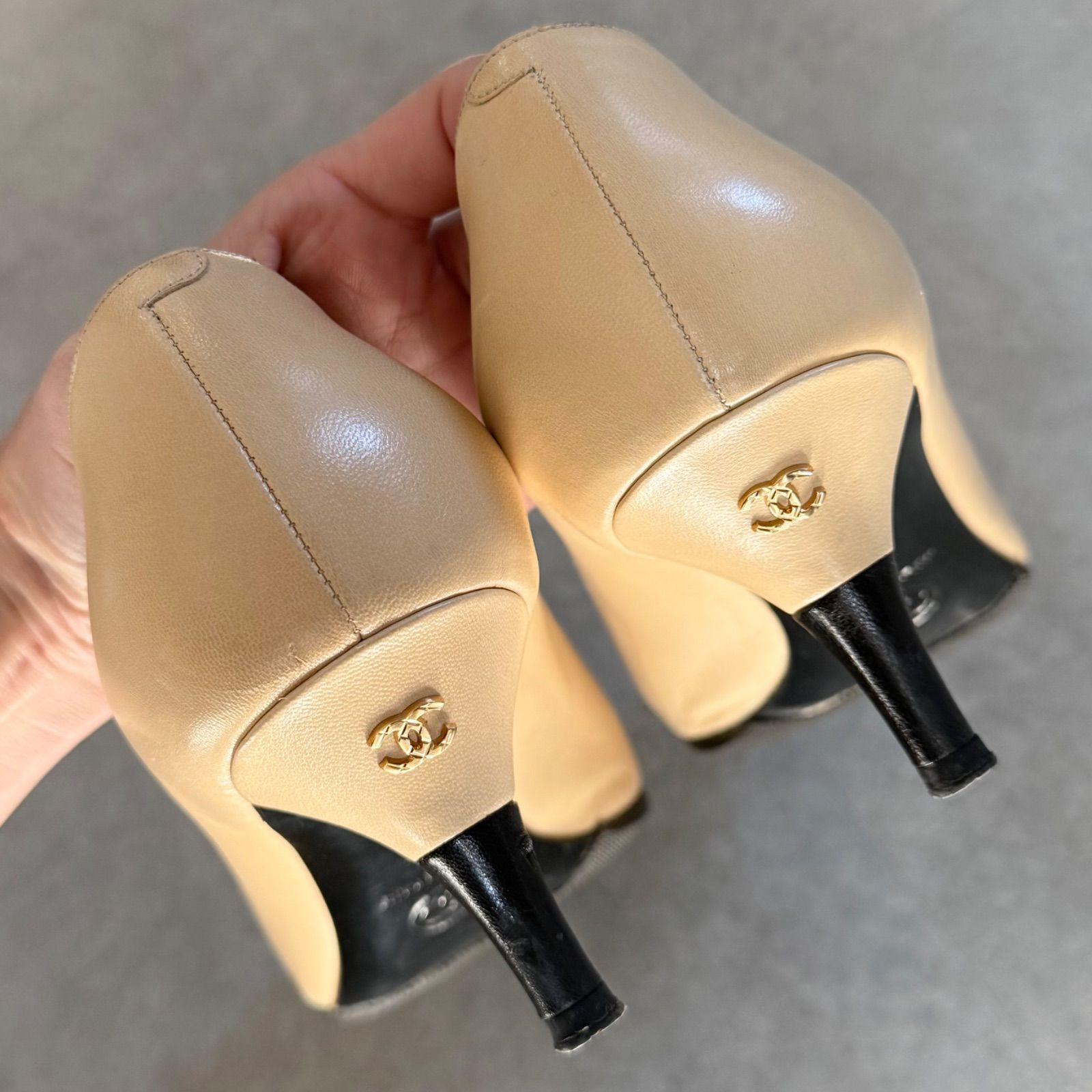シャネル 37 1/2 24.5 ココマーク バイカラー パンプス ベージュ CHANEL シャネル パンプス ココマーク バイカラー レザー ベージュ