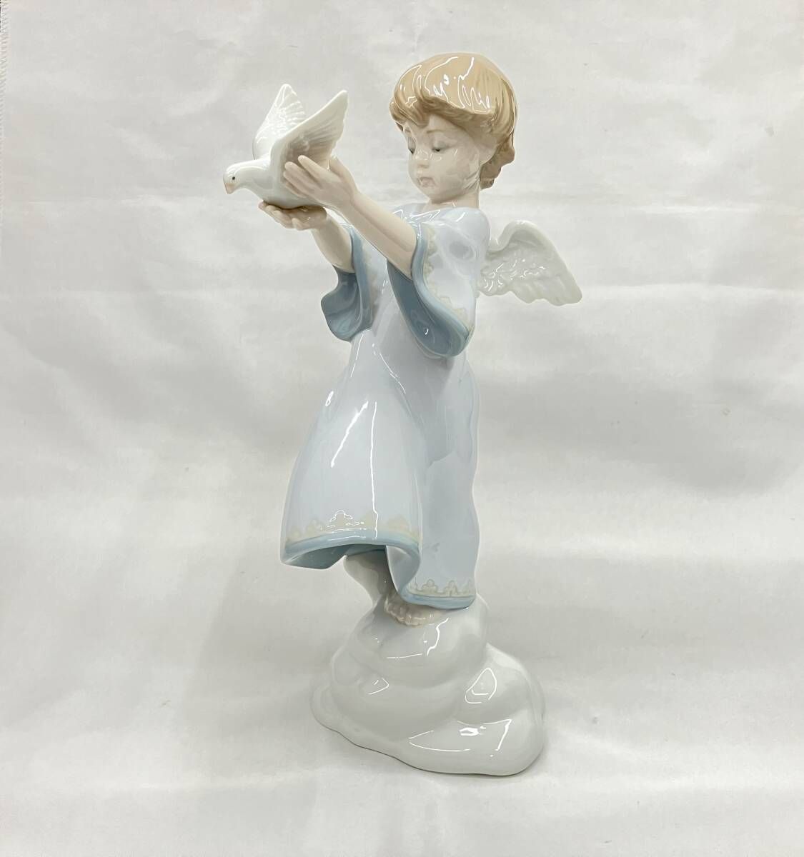 リヤドロ LLADRO フィギュリン 願いよ、届け！ 天使 鳩 陶器 - メルカリ