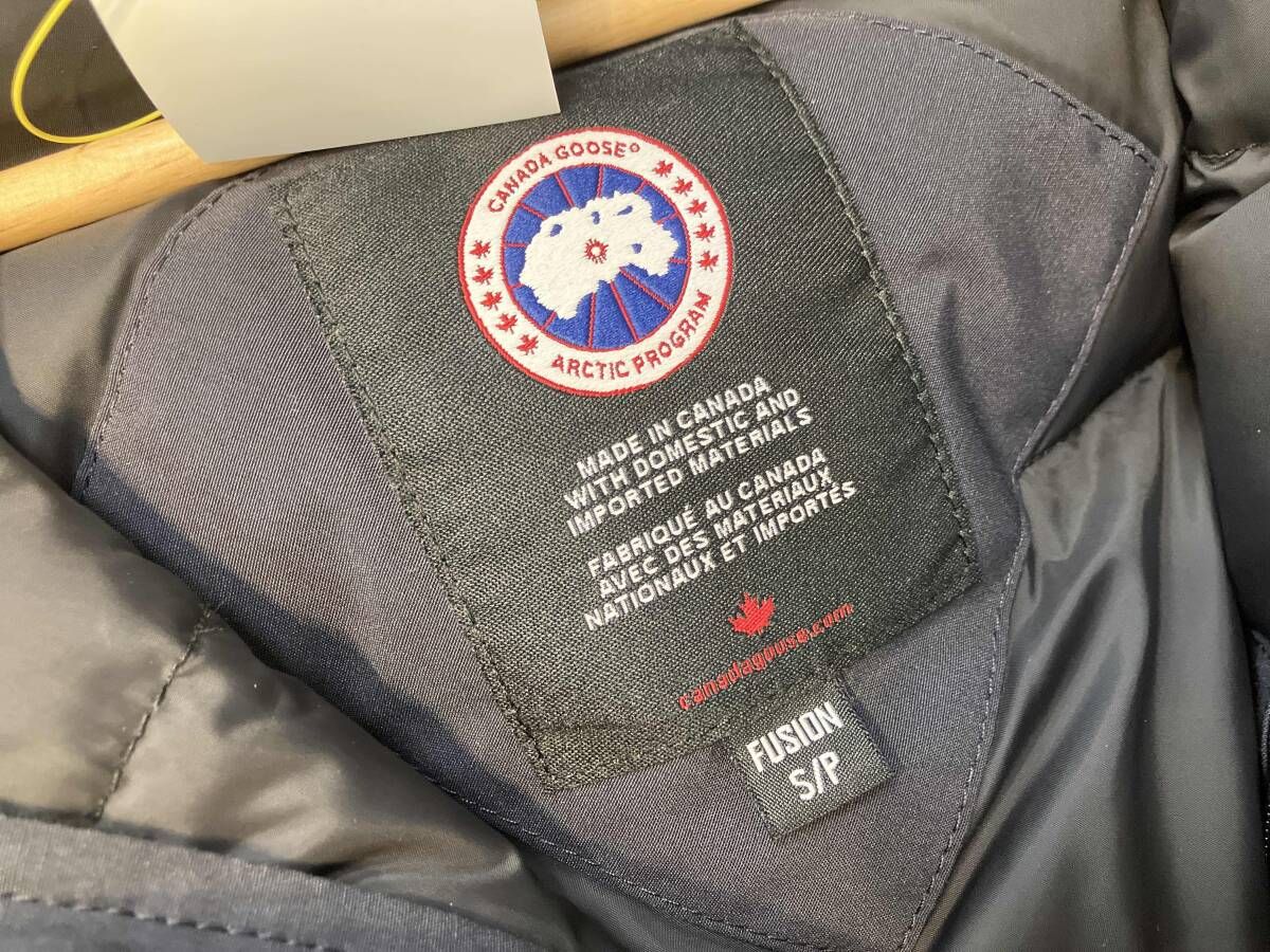 ブラック CANADA GOOSE ダウンジャケット CHATEAU PARKA FUSION FIT 