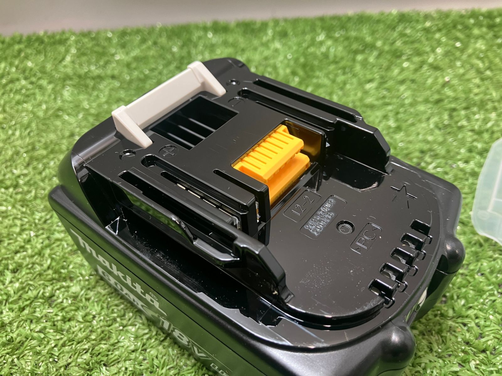 〇〇 MAKITA マキタ バッテリー 未使用品 18v 6.0Ah BL1860B 未使用に近い