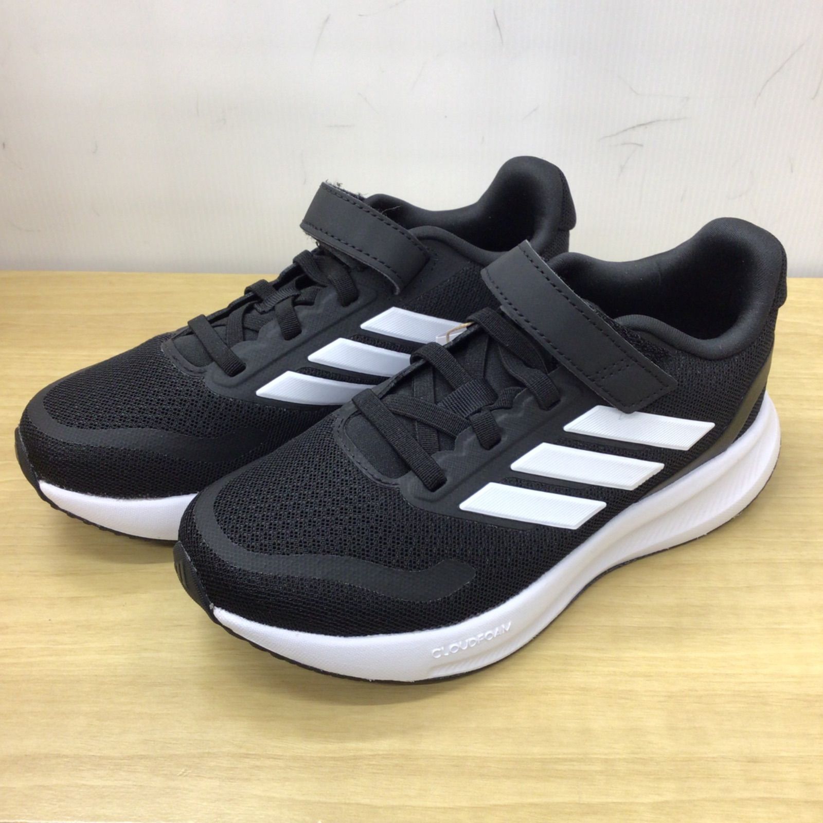 新品未使用 アディダス（adidas）（キッズ）ジュニアスポーツシューズ