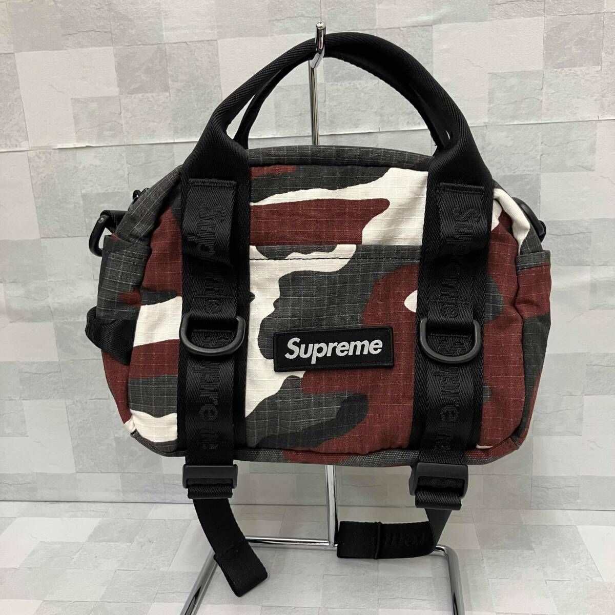 Supreme シュプリーム ショルダーバッグ Mini Duffle Bag Red Camo
