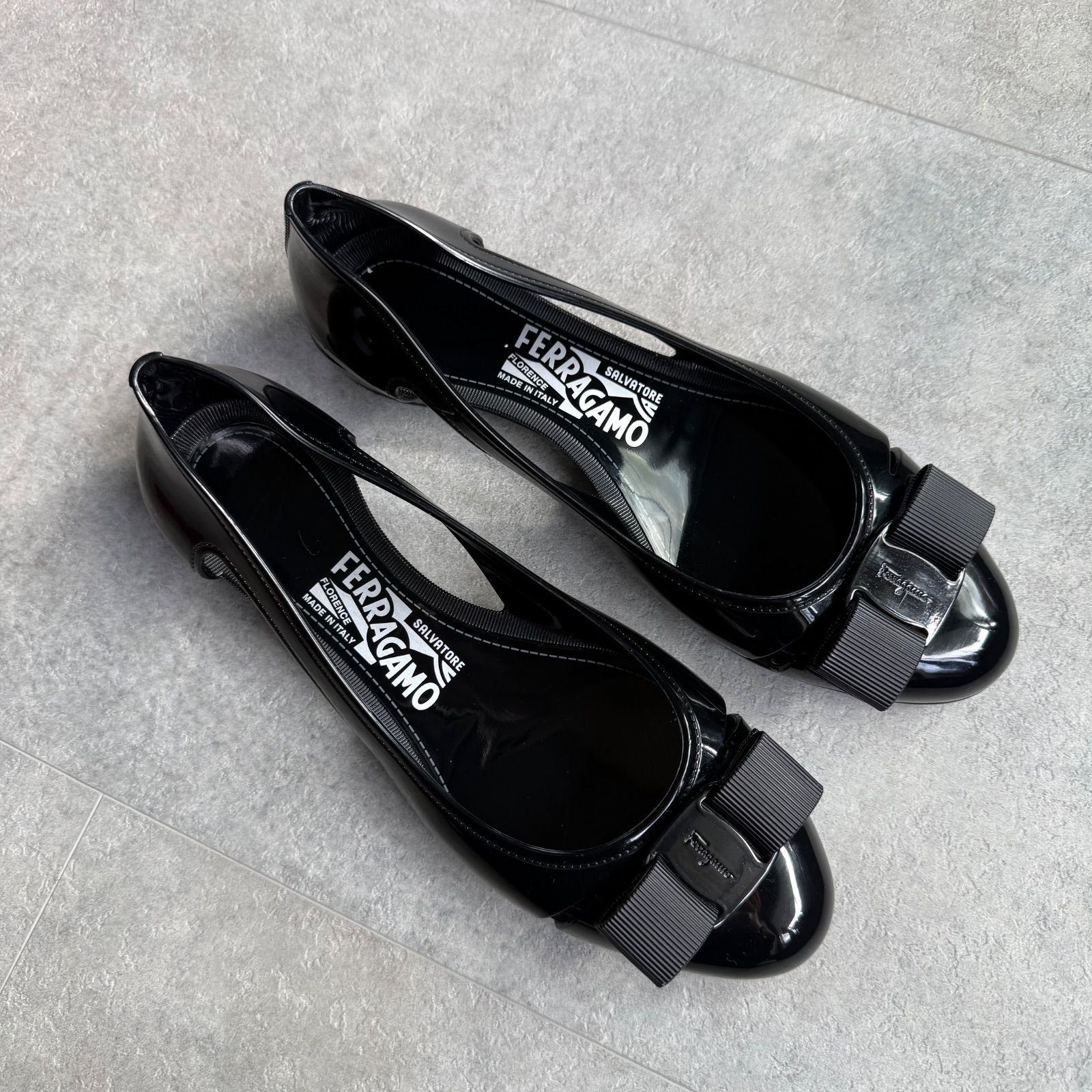 Salvatore Ferragamo サルヴァトーレフェラガモ Vara Jelly ヴァラ
