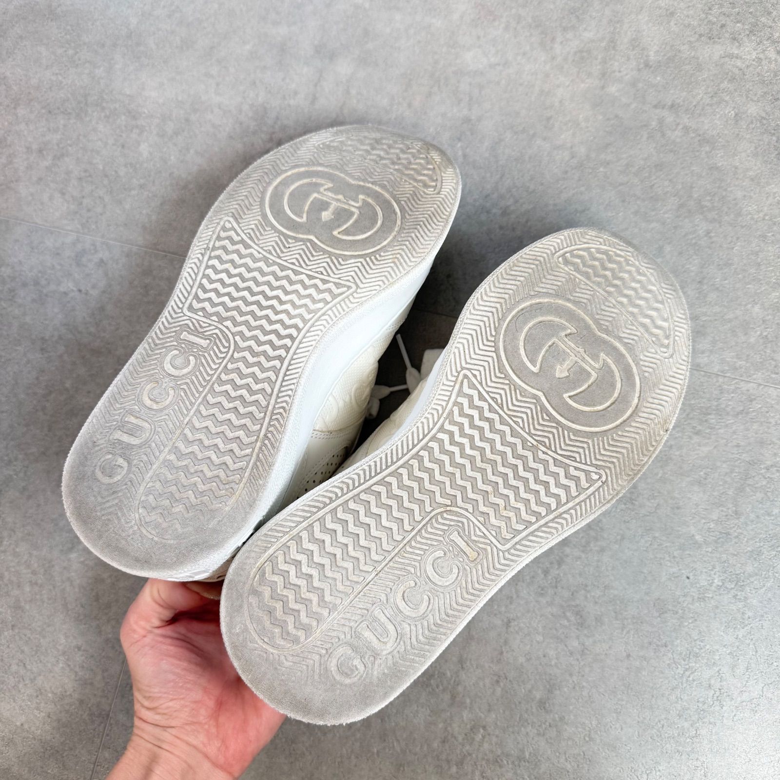 GUCCI グッチ GGエンボススニーカー インターロッキング ジャンボ 