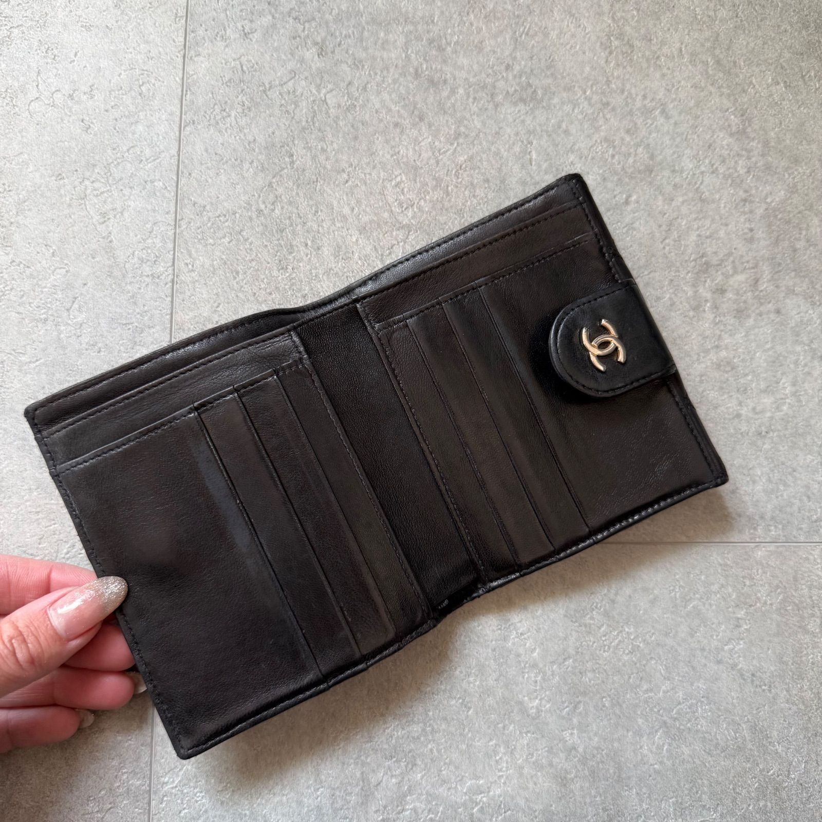 CHANEL ビコローレWホック　ブラックレザー 二つ折り財布 CHANEL シャネル ビコローレ 二つ折り財布 レザー Wホック ブラック 黒