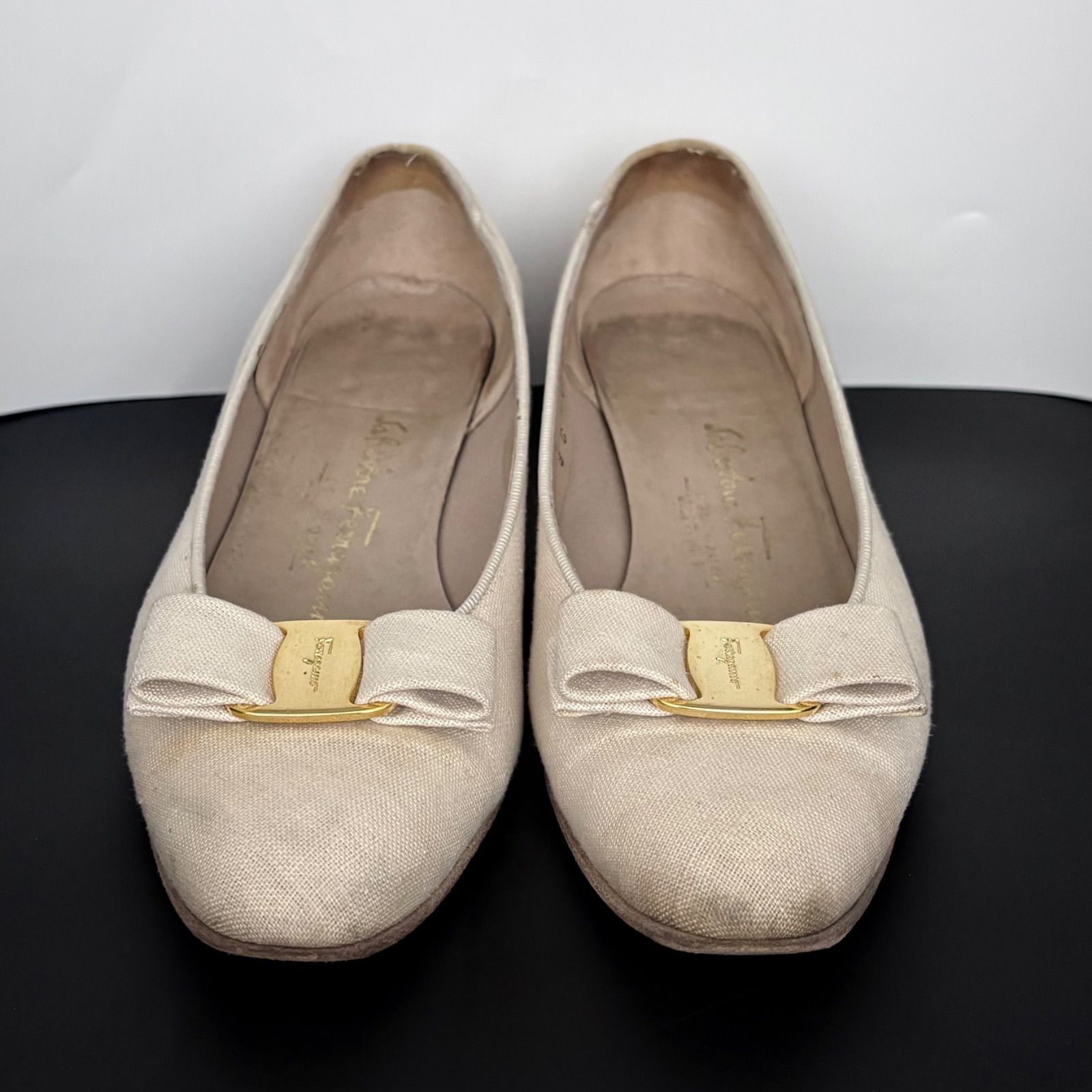Salvatore Ferragamo サルヴァトーレフェラガモ パンプス ヴァラ