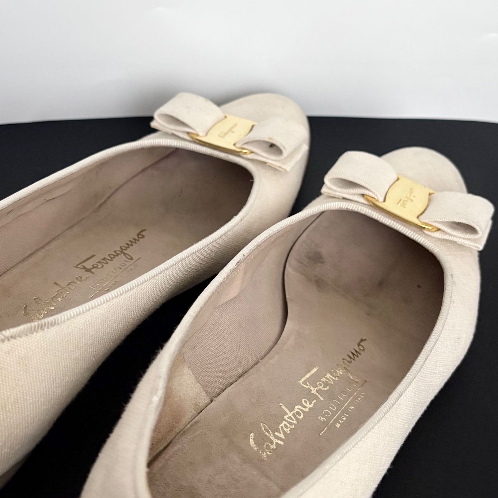 Salvatore Ferragamo サルヴァトーレフェラガモ パンプス ヴァラ