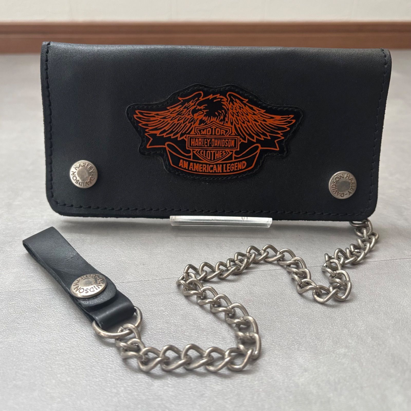ハーレーの刺繍入財布。チェーンつき。モーターサイクルデンの刻印(革