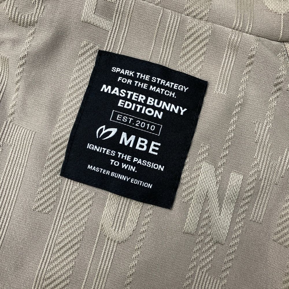 サイズ：6 MASTER BUNNY EDITION マスターバニーエディション モック