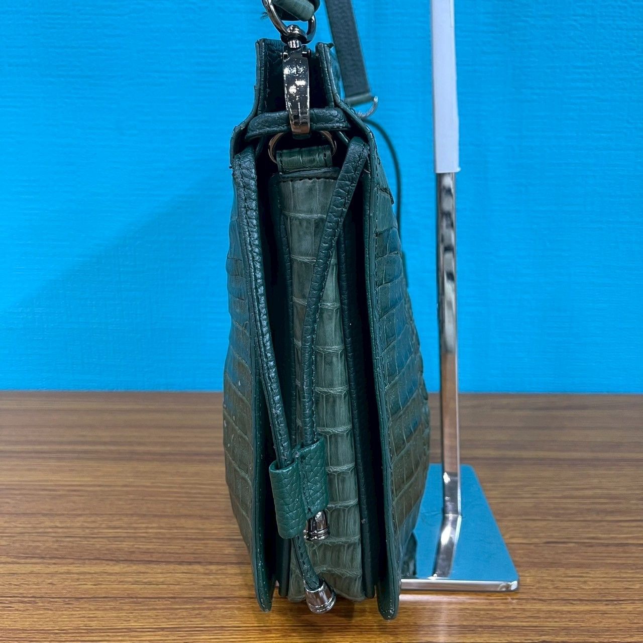 WB77 本革 カイマン ショルダーバッグ グリーン レディース 鞄 - メルカリ