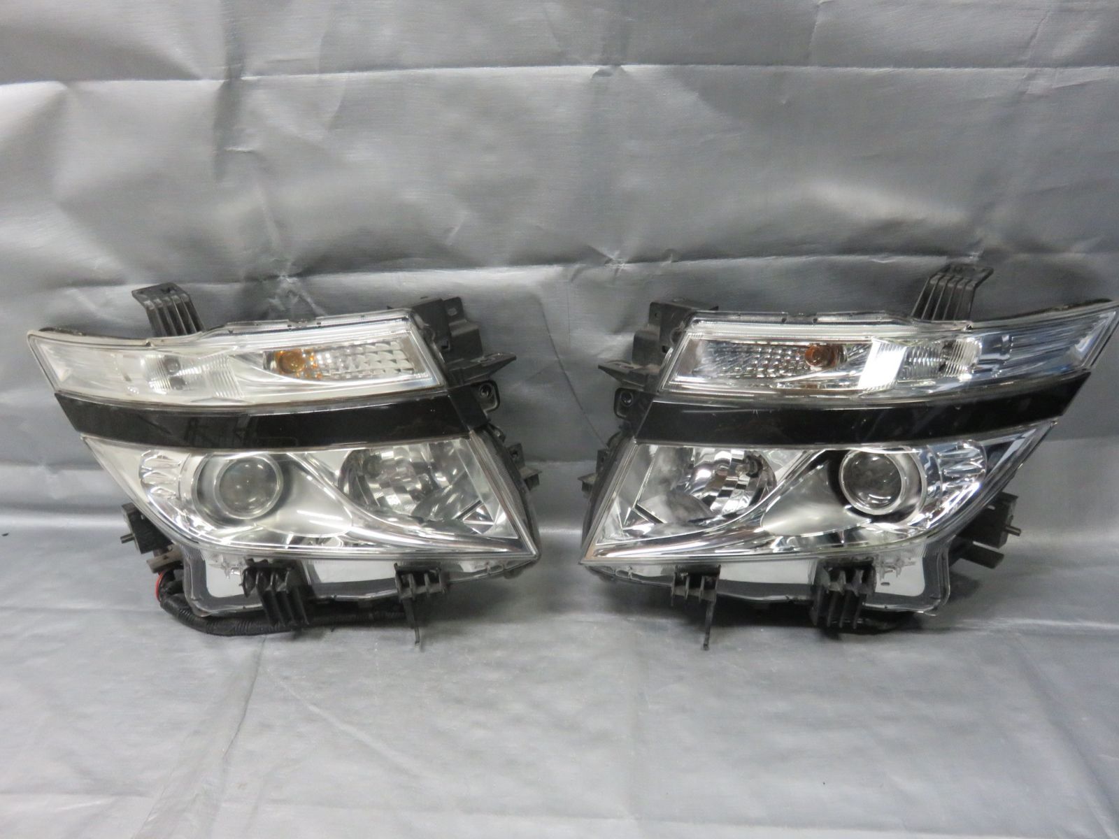 ジャンク品 エルグランド TE52 中期 LED ヘッドライト 右 右側 運転席 