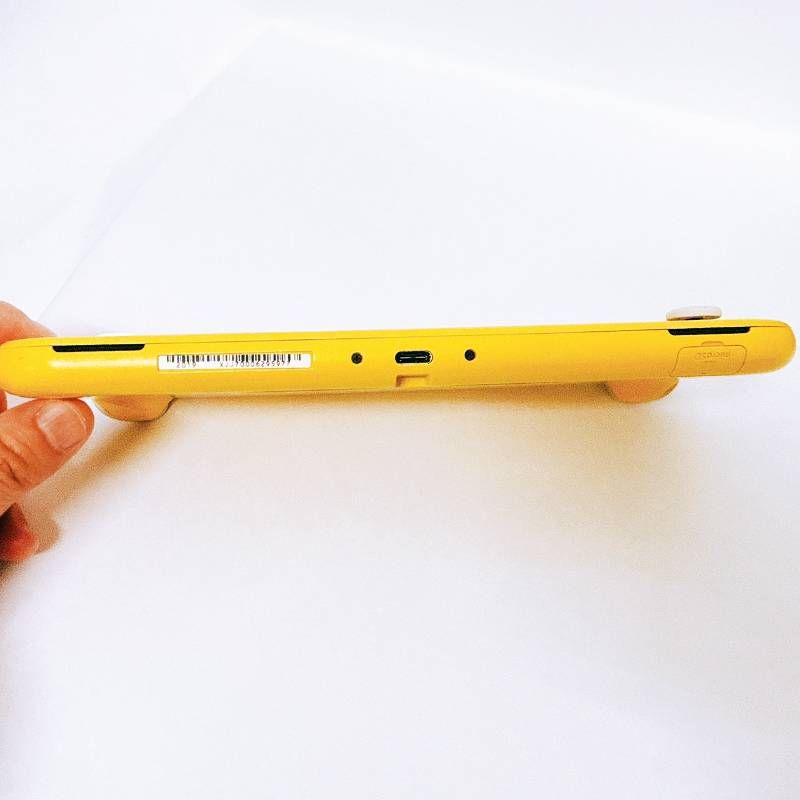 Nintendo Switch Lite イエロー本体+充電器(+ケースおまけ) おまけ付】Nintendo Switch Lite イエロー 本体 充電器 ケース