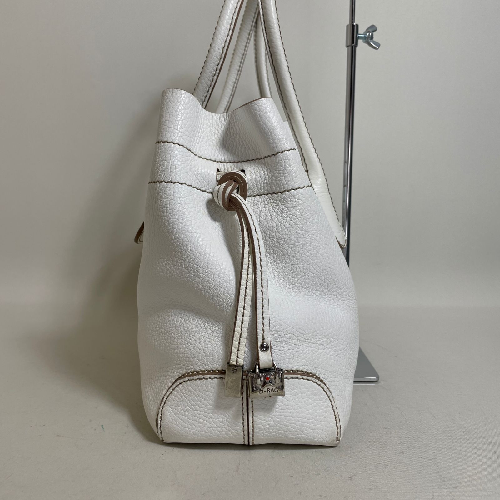 2602-316｜美品｜トッズ ハンドバッグ レザー ホワイト - メルカリ