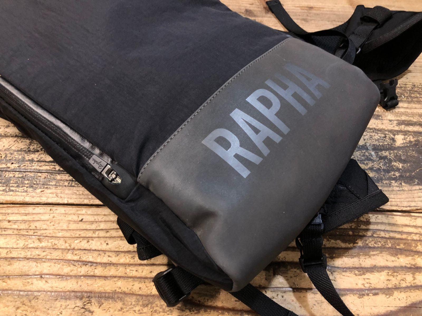 JZ113 ラファ Rapha PRO TEAM LIGHTWEIGHT BACKPACK リュック バック 
