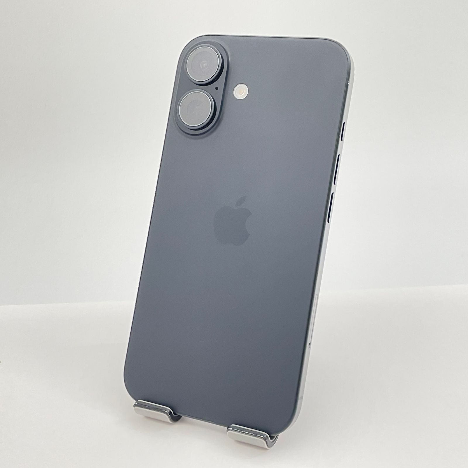 iPhone 16 128GB ブラック SIMフリー バッテリー100% - メルカリ