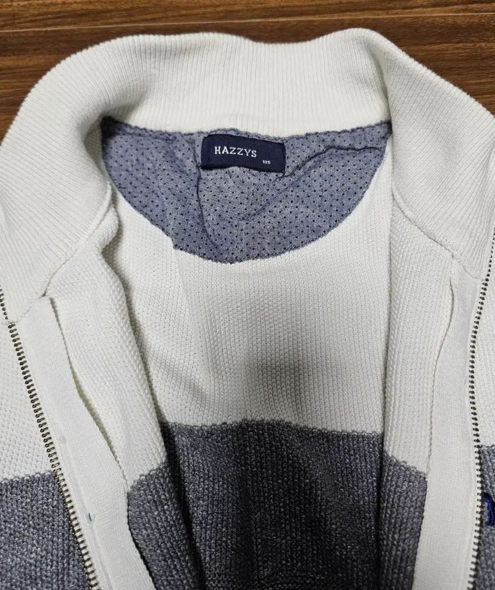 HAZZYS（ヘジス）ニットカーディガン（105） - メルカリ HAZZYS へジス キルティング ジャケット 105