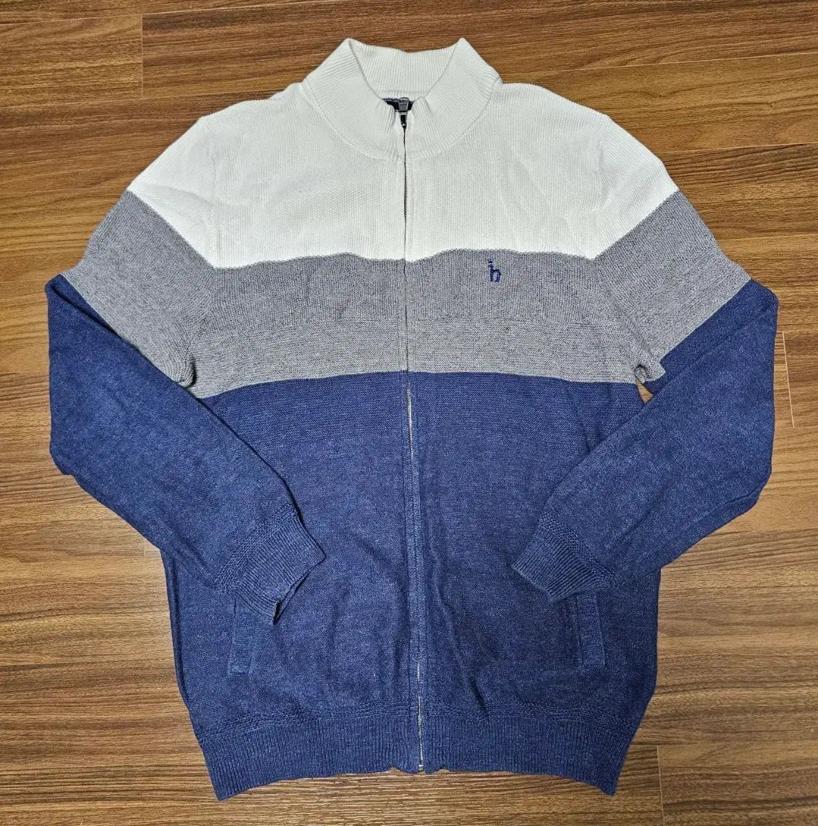 HAZZYS（ヘジス）ニットカーディガン（105） - メルカリ HAZZYS へジス キルティング ジャケット 105