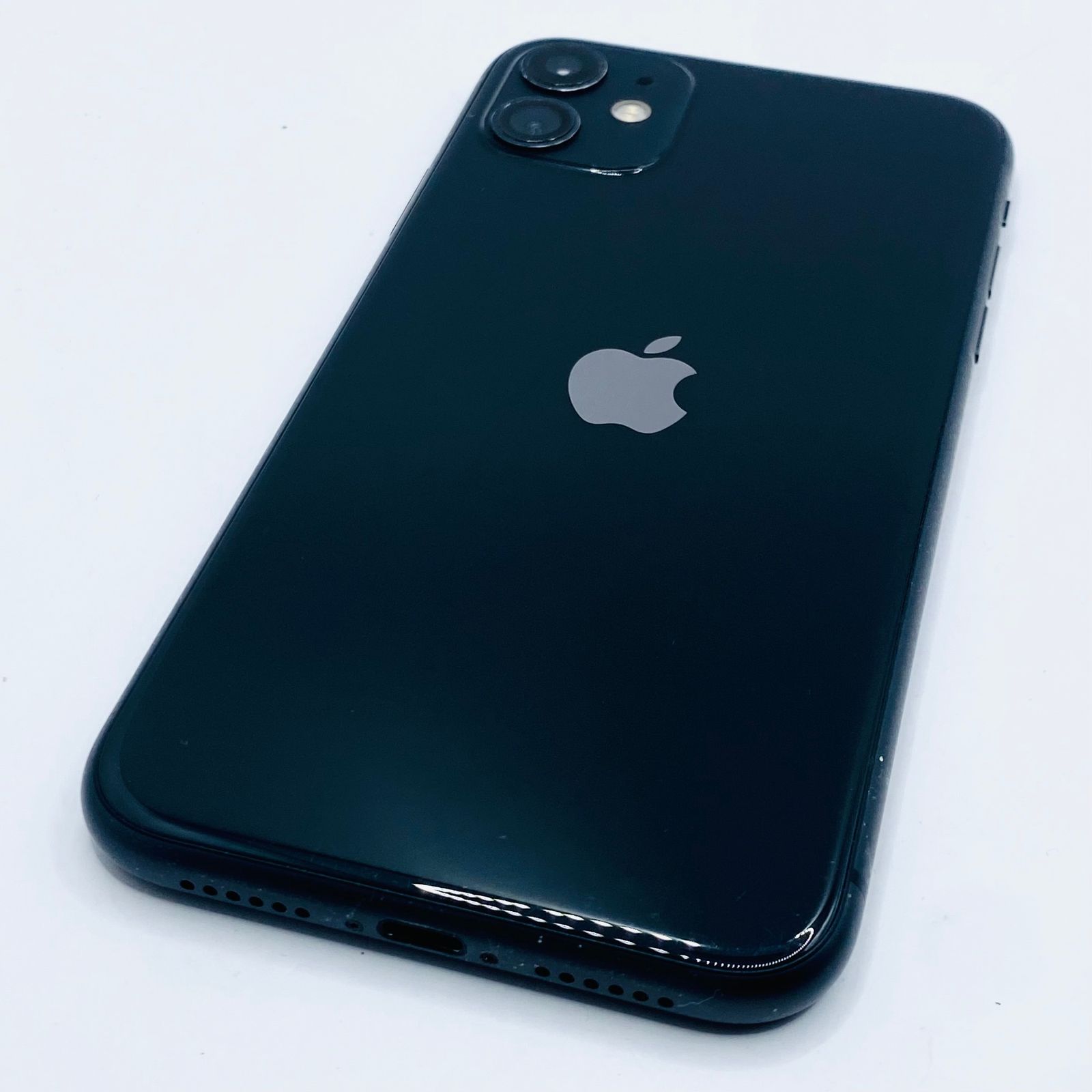 docomo iPhone11 128GB ブラック 中古 SIM解除済 - メルカリ
