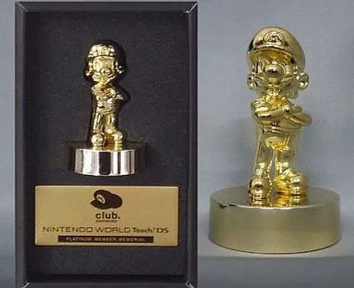 [Used] Club Nintendo Platinum Member Original Figure “Gold Mario”
