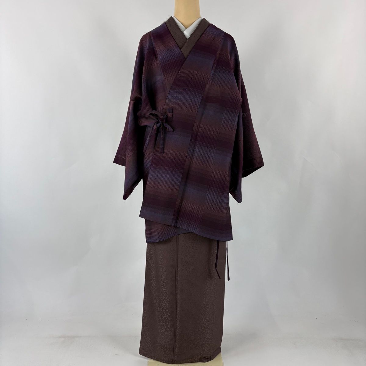 美品】 道中着 身丈90cm 裄丈68cm L 和装コート 市松 紫 化繊 秀品 