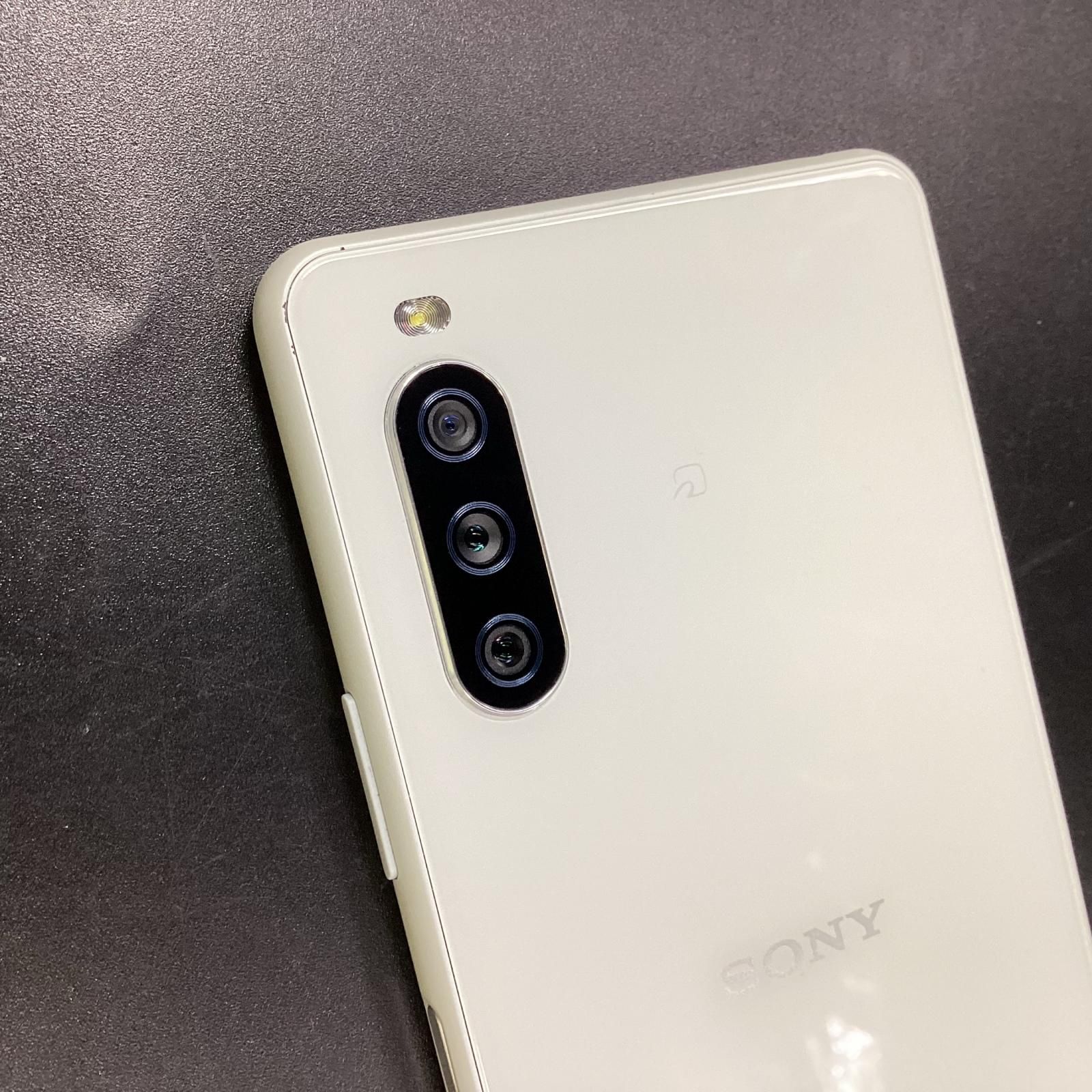 Xperia 10 III 128GB ホワイト SO-52B docomo - メルカリ
