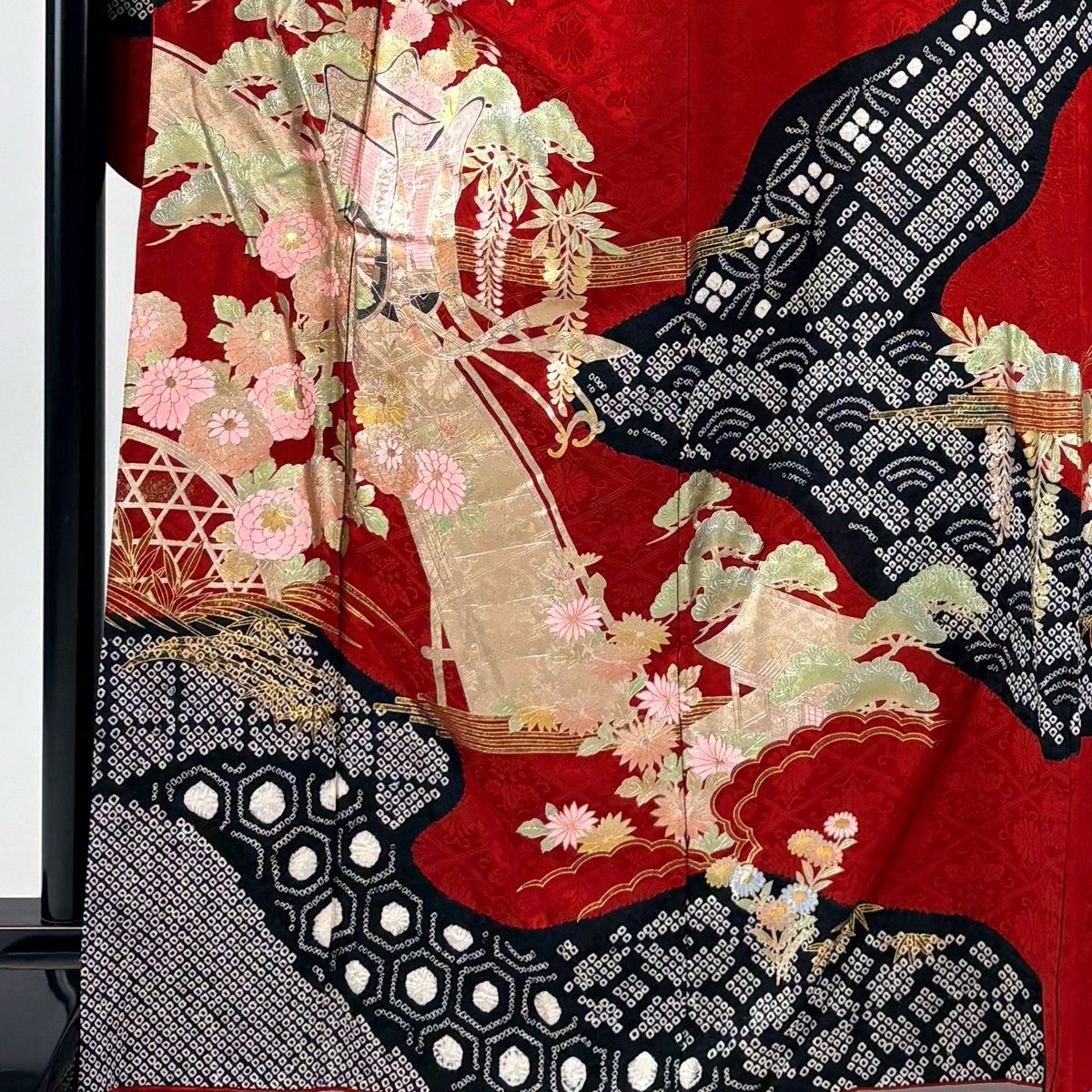 振袖 身丈167cm 裄丈67.5cm L 袷 草花 菱 金銀彩 絞り クリーム 正絹