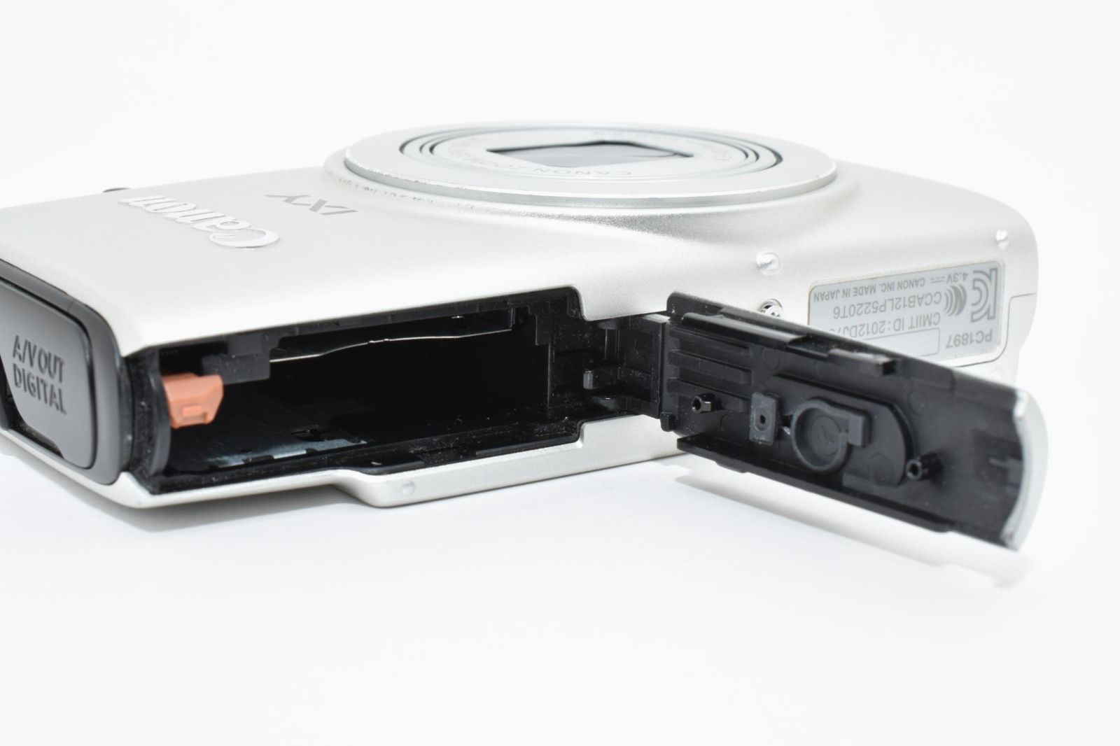 美品】【スマホ転送OK】キャノン Canon IXY 610F シルバー デジカメ