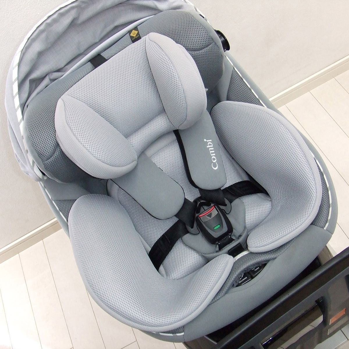 美品 チャイルドシート 中古 コンビ クルムーヴ アドバンス ISOFIX 