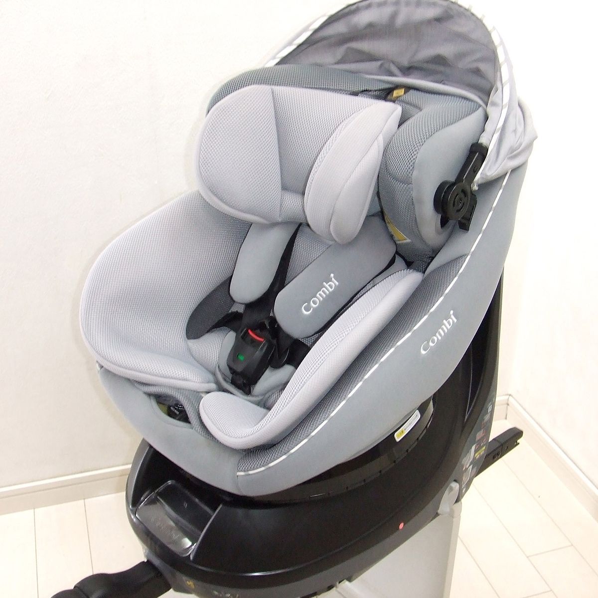 美品 チャイルドシート 中古 コンビ クルムーヴ アドバンス ISOFIX 