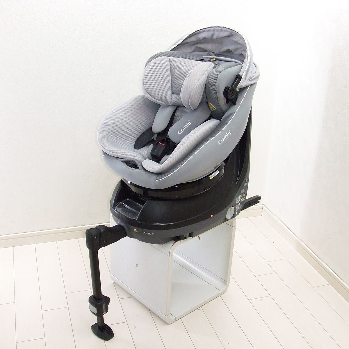 美品 チャイルドシート 中古 コンビ クルムーヴ アドバンス ISOFIX 