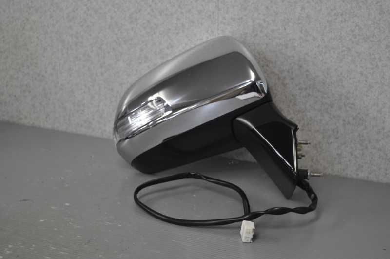11679) ZRR70G ヴォクシー ドアミラー右 サイドミラー 11679) ZRR70G ヴォクシー ドアミラー右 サイドミラー