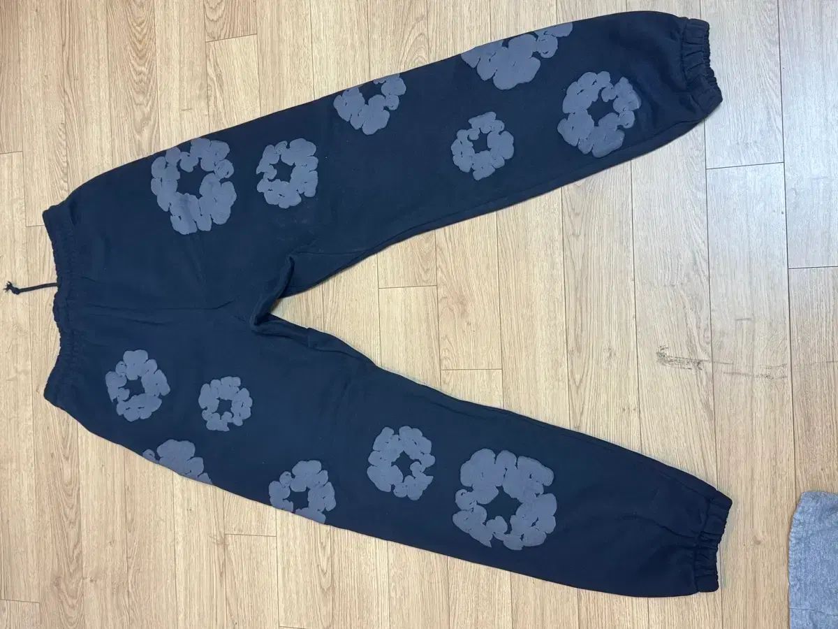 DENIM TEARS スウェットパンツ M 新品
