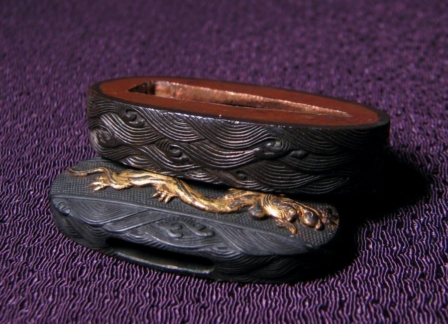 Q387. 時代武具 銅魚々子地 鍍金桐葉彫 小柄 / 日本刀装具金具金工