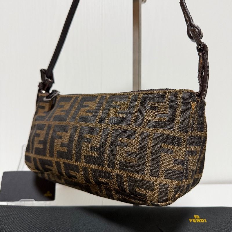 FENDI フェンディ アクセサリーポーチ ポーチハンドバッグ ワン FENDI フェンディ アクセサリーポーチ ポーチハンドバッグ ワン