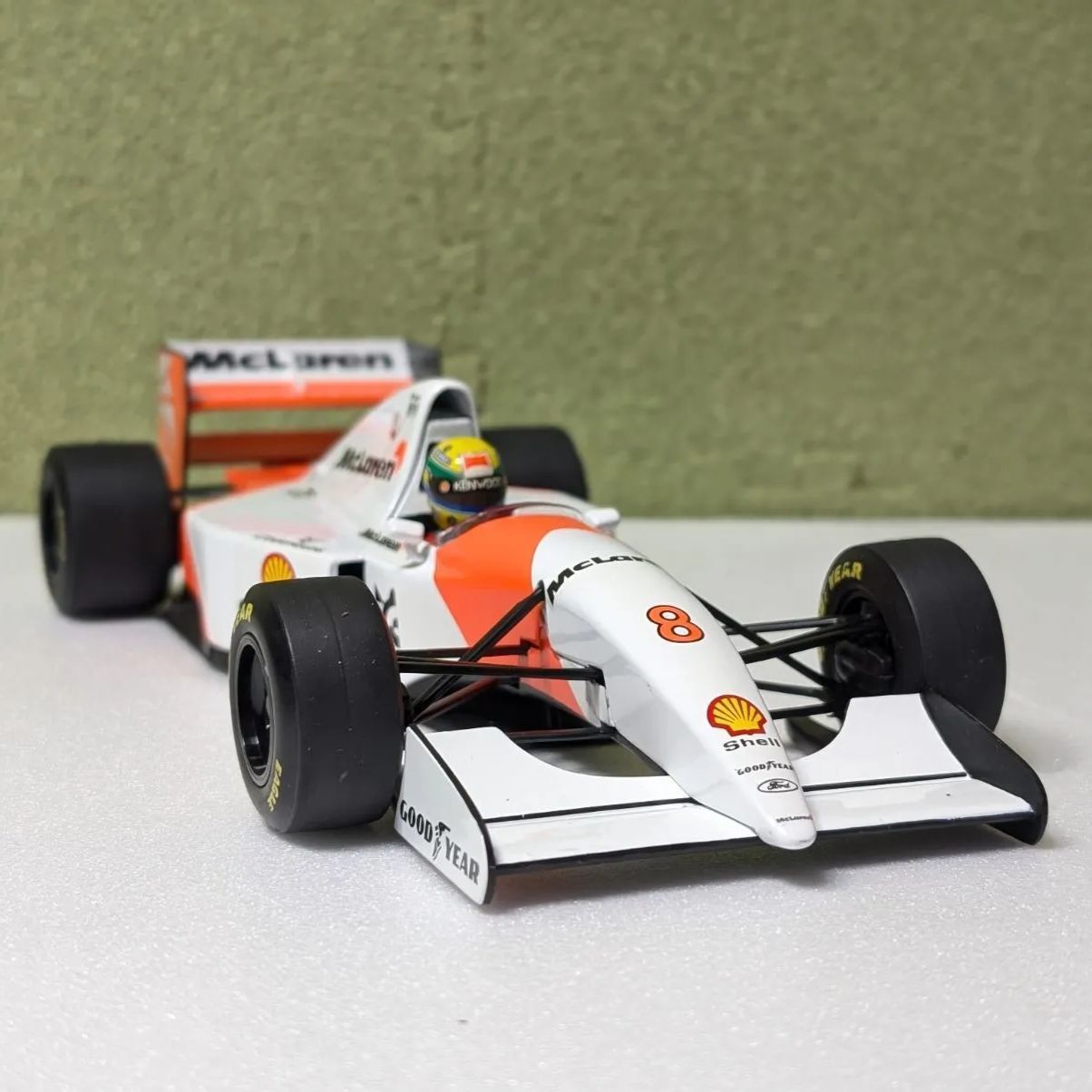 1/18 マクラーレンMP4/8 アイルトン・セナ F1 ミニチャンプス 中古