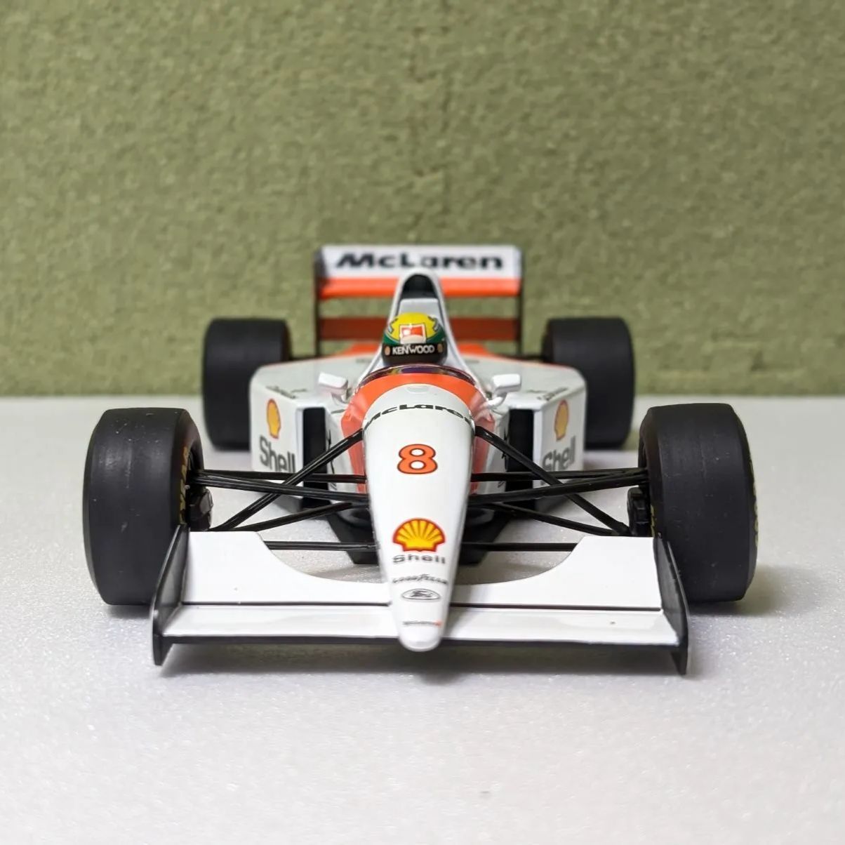 ミニチャンプス 1/18 マクラーレン MP4/8 アイルトン セナ 1/18 マクラーレンMP4/8 アイルトン・セナ F1 ミニチャンプス 中古