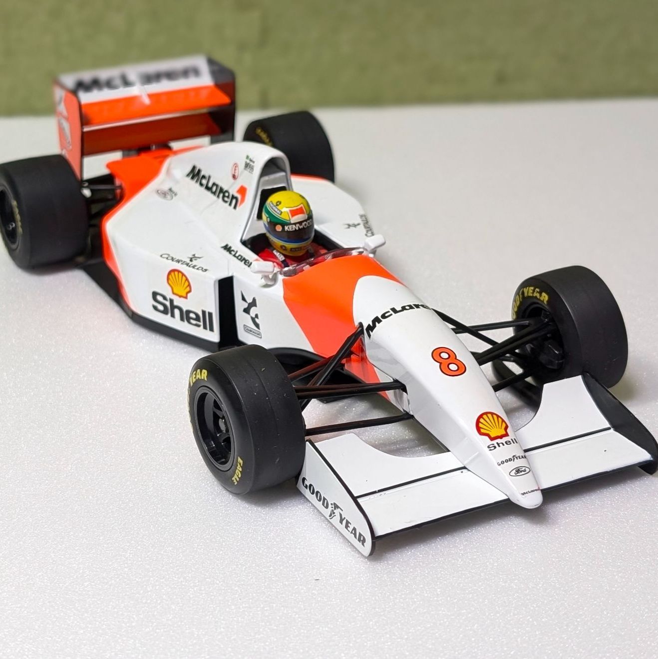 1/18 マクラーレンMP4/8 アイルトン・セナ F1 ミニチャンプス 中古