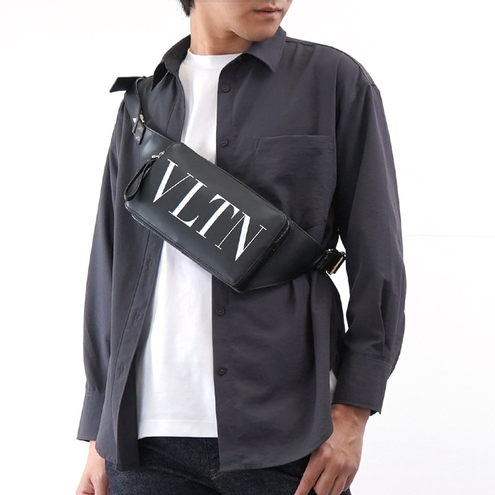 新品 未使用】VALENTINO カーフレザー VLTN ショルダーバッグ - メルカリ