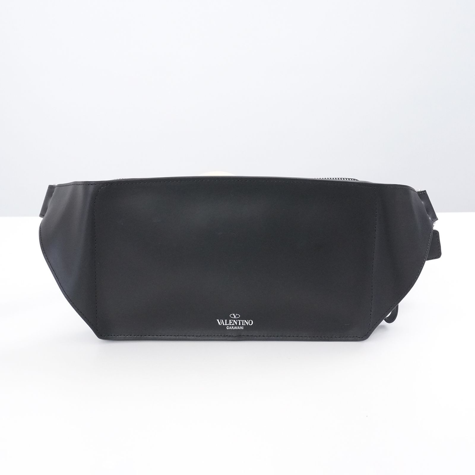 新品 未使用】VALENTINO カーフレザー VLTN ショルダーバッグ - メルカリ