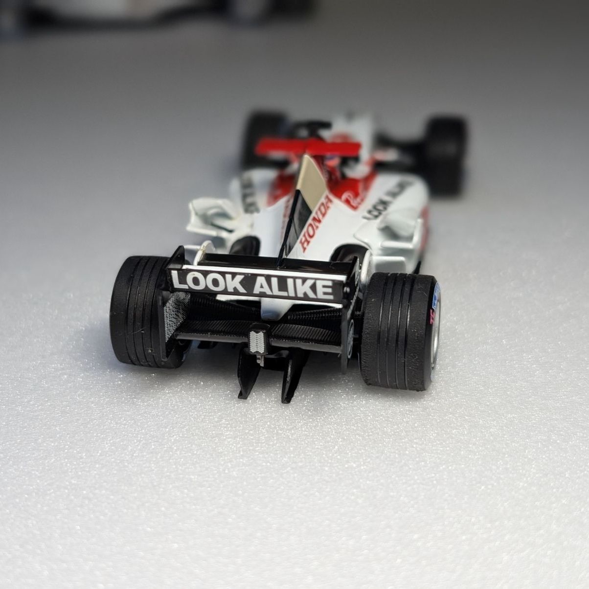 2台セット ミニチャンプス 1/43 BAR006 佐藤琢磨 通常バージョン 日本
