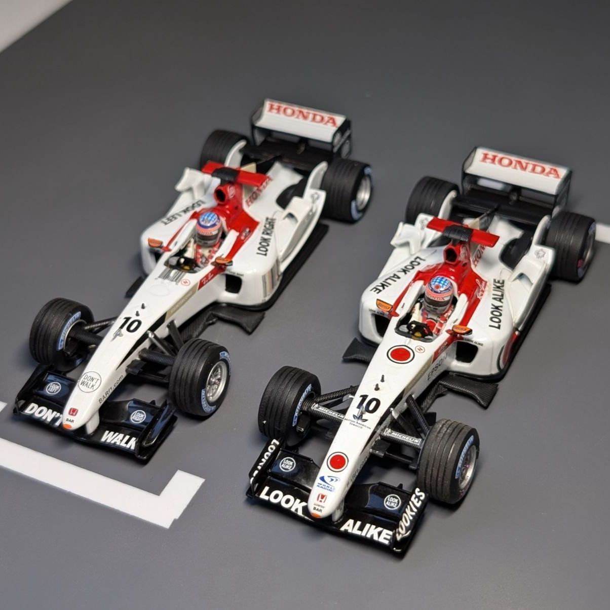 ミニチャンプス 1/43 BAR006 佐藤琢磨 日本GP限定パッケージ 2台 2台セット ミニチャンプス 1/43 BAR006 佐藤琢磨 通常バージョン 日本