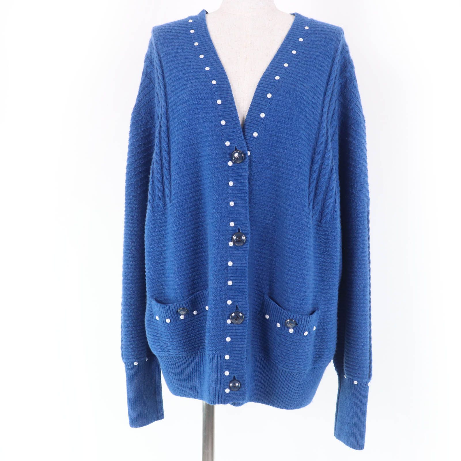 極美品☆CHANEL シャネル P53610K06955 コットン カシミヤ混 ココボタン フェイクパール付 長袖 ニット カーディガン ブルー 38 フランス製 正規品 レディース 極美品☆CHANEL シャネル P53610K06955 コットン カシミヤ混 ココ