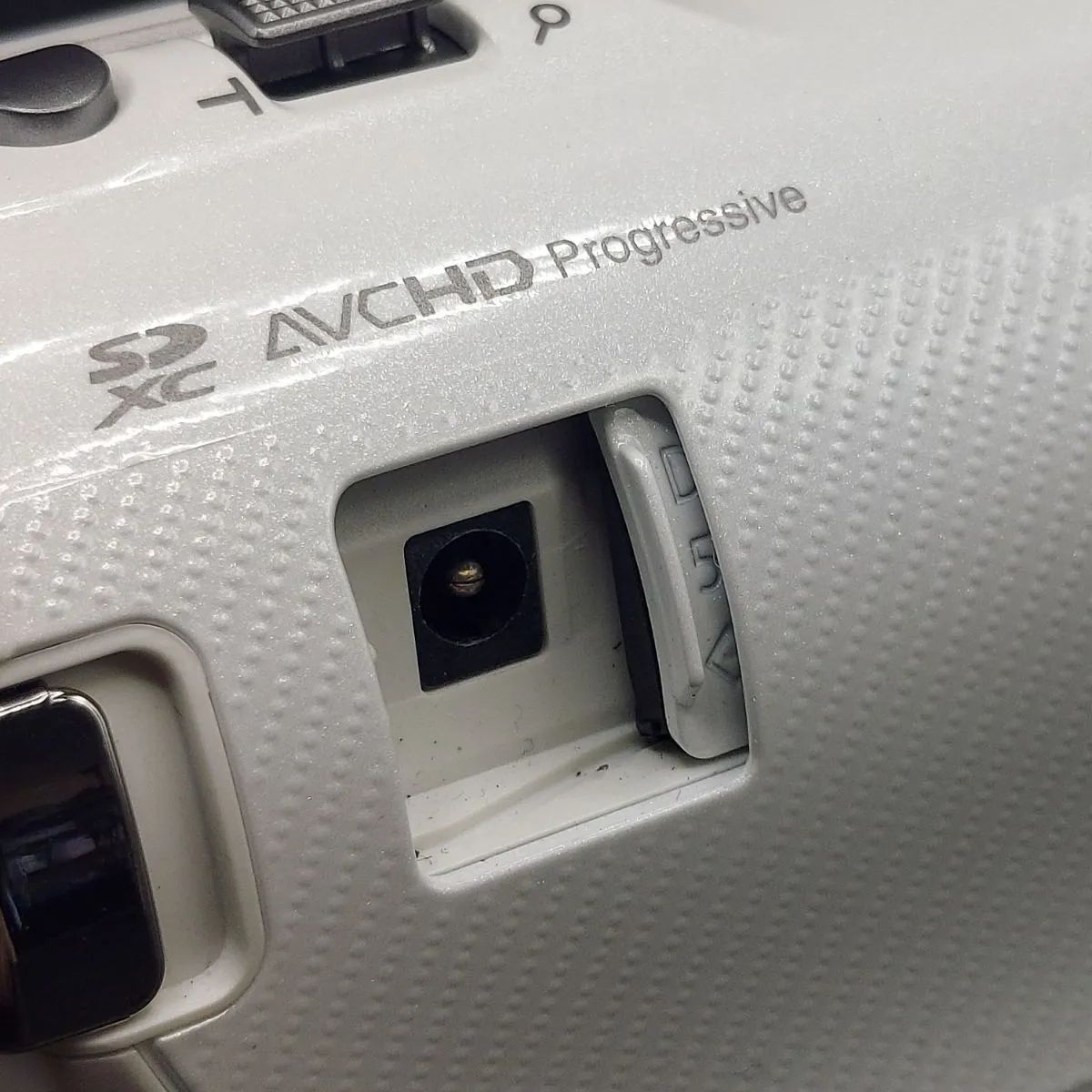 □13 Panasonic HC-V520M 動作未確認 ホワイト ビデオカメラ - メルカリ