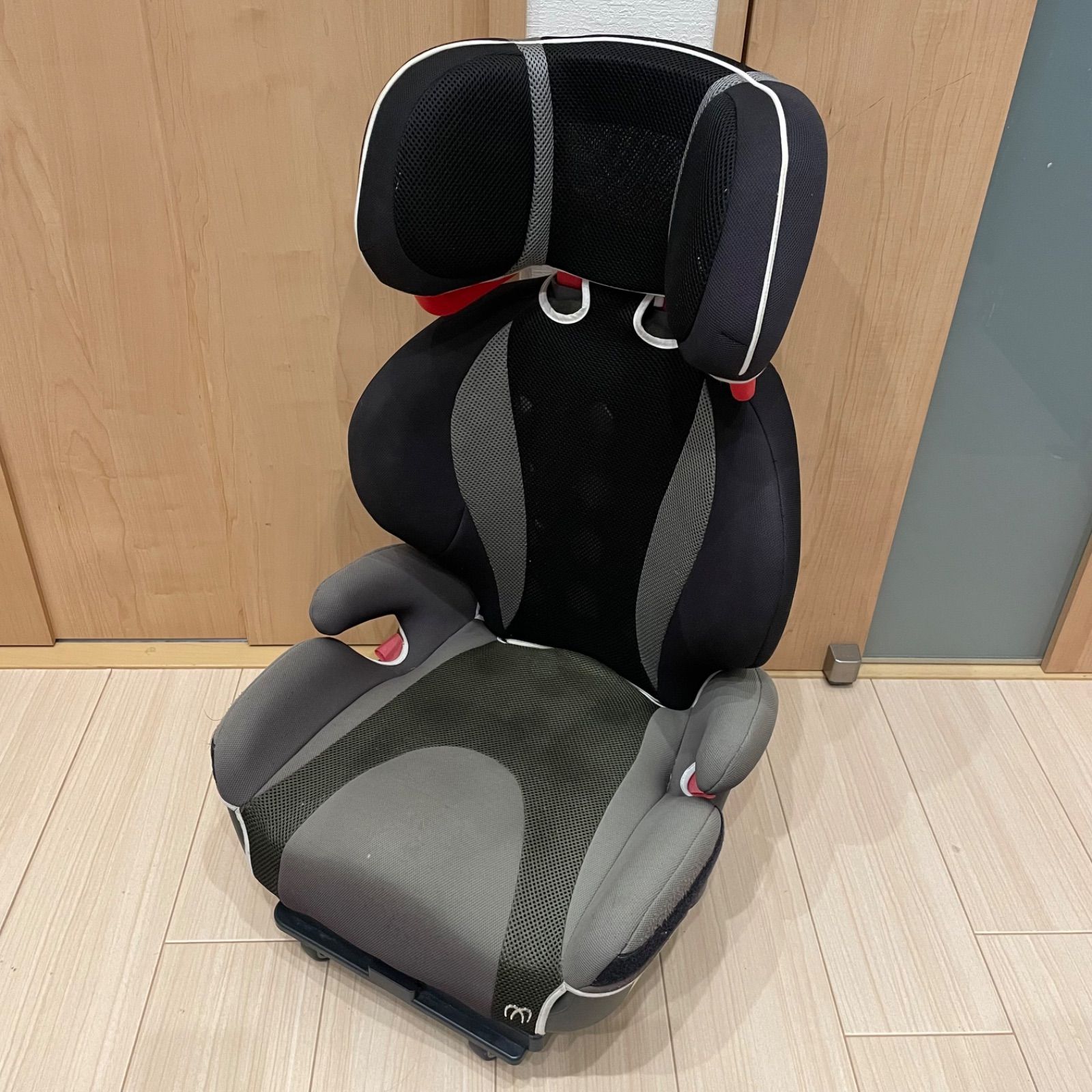 チャイルドシート ブラック/グレー エールベベ 商品一覧 | エールベベ