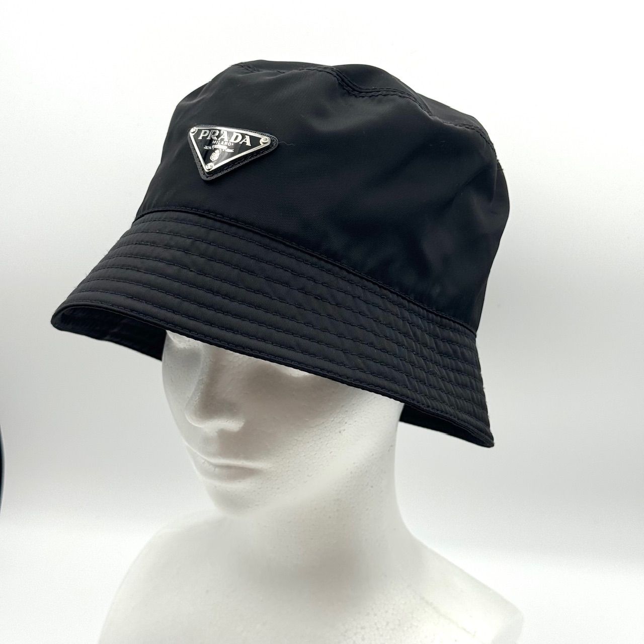 ☆正規品☆PRADA ナイロン バケットハット M 黒 シルバー金具 7-107-30