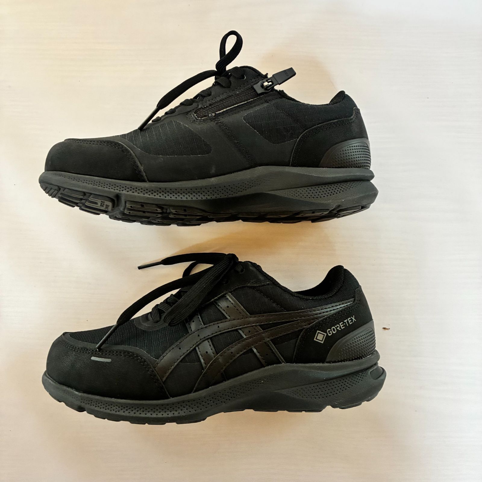 ASICS アシックス GORE-TEX 防水スニーカー ／22.5cm 黒 Ortholite