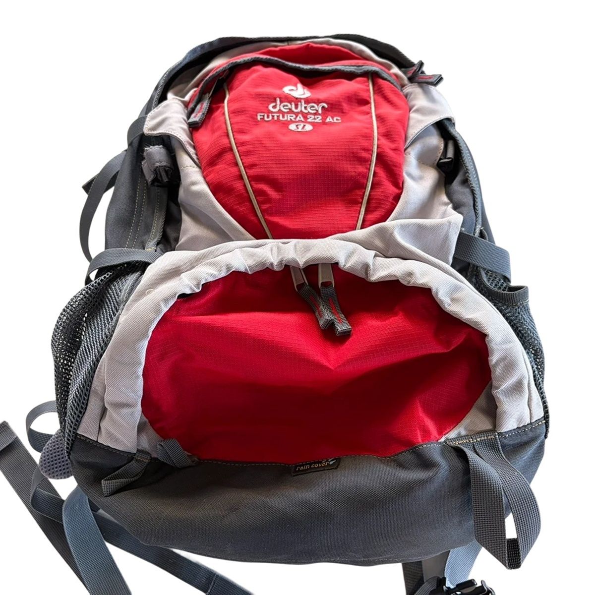 deuter ドイター Futura 22 AC SL バックパック 22L レッド Aircomfort 