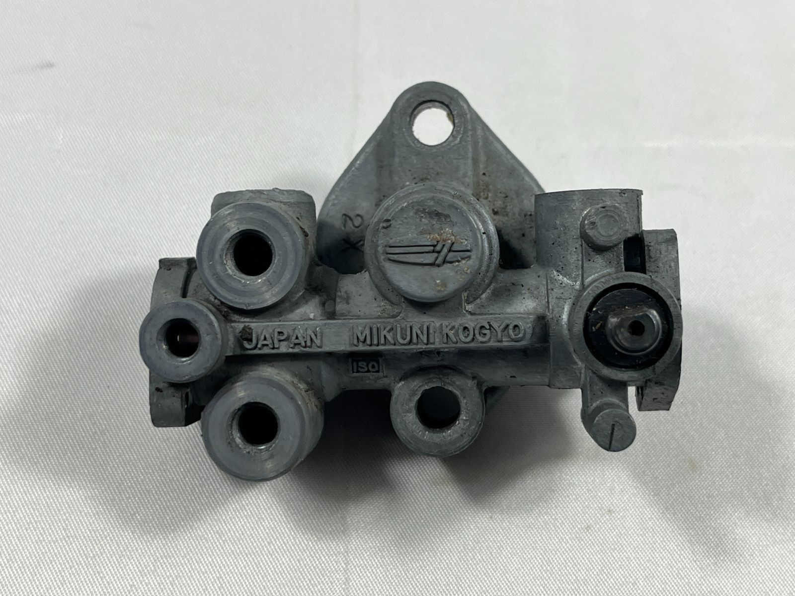 ジャンク品　MIKUNI KOGYO　JAPAN　180　オイルポンプ　車　旧車　カスタム　パーツ　整備　コレクション　昭和レトロ　昭和　レトロ